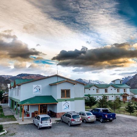 Hostel Pioneros Del Valle El Chalten Exterior foto